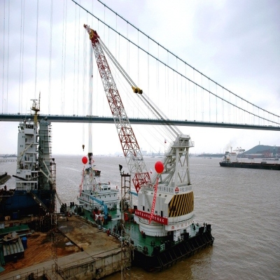 400噸起重船(起重機部分)的防腐施工